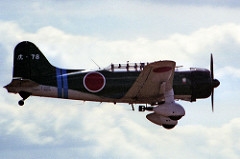 O Aichi D3A foi um bombardeiro de mergulho japonês leve, apelidado pelos aliados de Val e que atuou durante a Segunda Guerra Mundial no Teatro o Pacífico com muita eficiência contra os caças norte-americanos. Especificações Técnicas-D3A1:Tripulação.: constituída por um piloto e um artilheiro, comprimento: 10,02 m, envergadura: 14,37m, altura: 3,85m, velocidade máxima: 389 km/h, alcance: 1472 km, teto máximo: 9300 m, motores: 1x Mitsubishi Kinsei 44, armamentos: metralhadoras: 2x fixas de 7,7 mm (0,30 in) Tipo 97, 1x móvel de 7,7 mm (0,30 in) Tipo 92, mísseis/Bombas:1x bomba de 250 kg (551 lb) ou 2x bombas de 60 kg (132 lb).