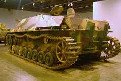 Panzerjäger Jagdpanther IV L/70(V)Sd. Kfz. 162/1 - 75mm L/70 (1944-1945) - Principais características: O Panzerjäger Jagdpanther IV foi um dos principais blindados anti-tanques do exército alemão, um verdadeiro destruidor de tanques. - Blindagem: 10-80 mm - Velocidade: 35 km/h - Armamento: Uma Pak 42 L/70 de 75mm e 1 x MG 34 de 7.92 mm - Tripulação: 4 - condutor, comandante, artilheiro e municiador.